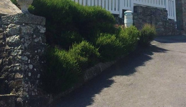 Homerez - House 12 km away from the beach for 4 ppl. with terrace at Chateaulin