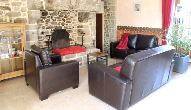 Homerez - House 16 km away from the beach for 8 ppl. with terrace at Pléven