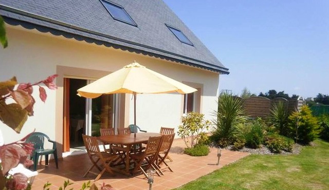 Homerez - House 400 m away from the beach for 8 ppl. with garden at Plougrescant