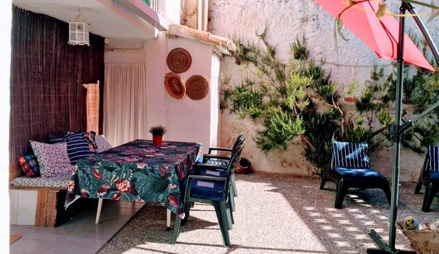 Homerez - House for 6 ppl. with garden, terrace and balcony at El Poyo del Cid