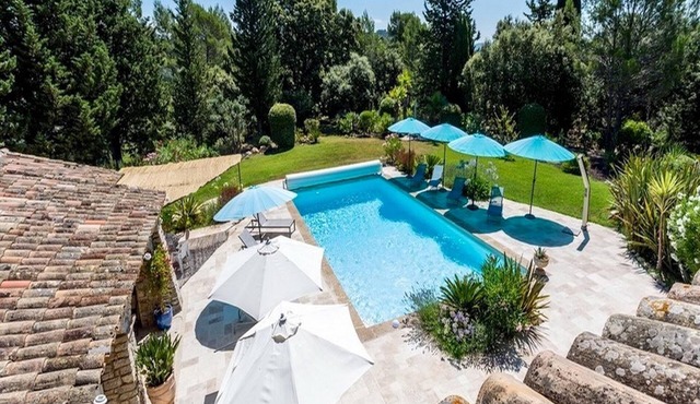 Homerez - House for 10 ppl. with swimming-pool, garden and terrace at Taradeau
