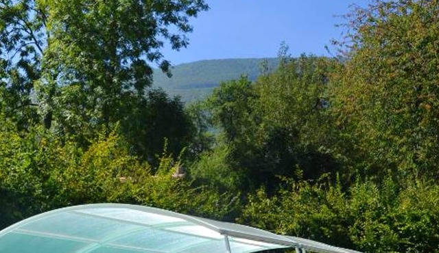 Homerez - House for 4 ppl. with shared pool, garden and terrace at Gembrie