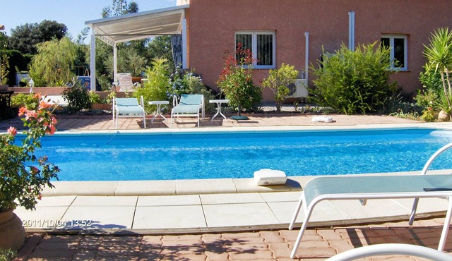 Homerez - House for 6 ppl. with swimming-pool, garden and terrace at Castelnou