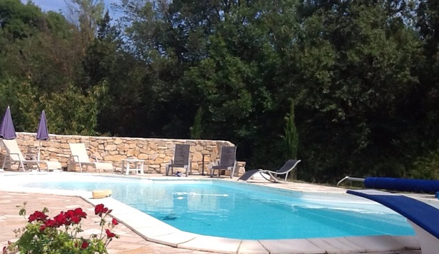 Homerez - House for 6 ppl. with swimming-pool, garden and terrace at Jouques