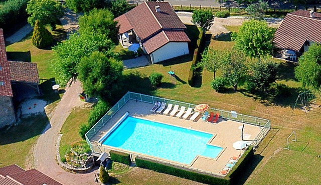 Homerez - House for 7 ppl. with shared pool, garden and terrace at Gorses