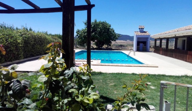 Homerez - House for 8 ppl. with shared pool, jacuzzi and terrace at Noguericas