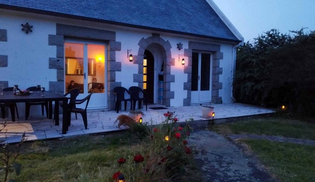 Homerez - House for 8 ppl. with swimming-pool, garden and terrace at Paimpont