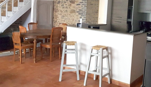 Homerez - House for 4 ppl. with shared pool, garden and terrace at La Porcherie