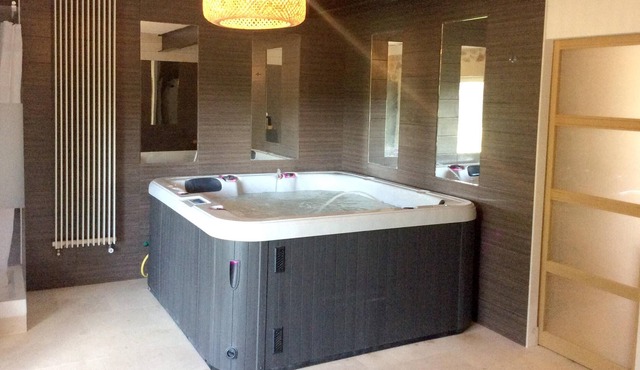 Homerez - House for 2 ppl. with shared pool, sauna and spa at Abjat-sur-Bandiat