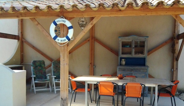 Homerez - House for 15 ppl. with swimming-pool and garden at Bagnols-sur-Cèze