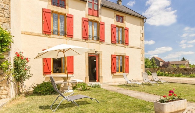 Homerez - House in Éringes, parking included