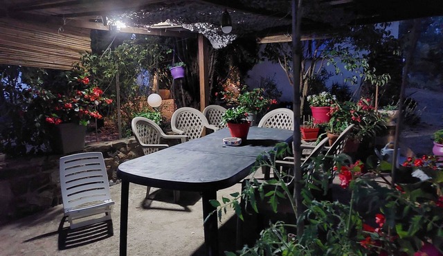 Homerez - House in Autignac, garden and mountain view