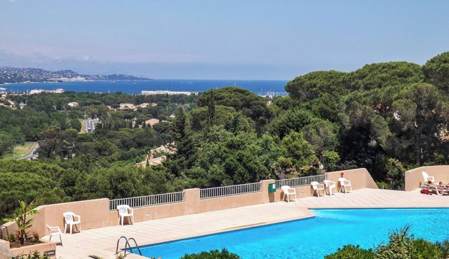 Homerez - House in Cogolin with sea view