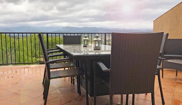 Homerez - House in Cretas with View