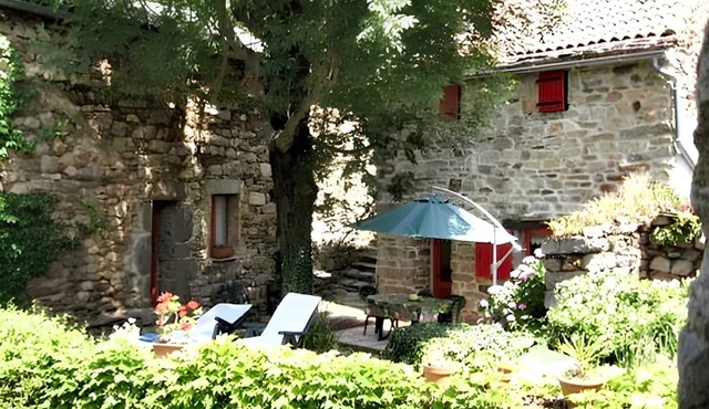 Homerez - House in Dompnac, mountain view