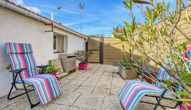 Homerez - House in L'Épine with garden