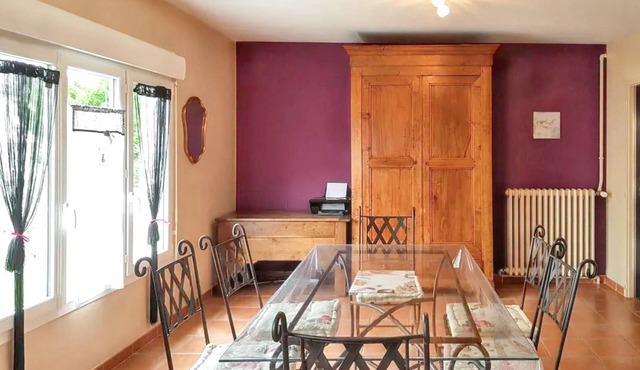 Homerez - House in La Flèche, parking