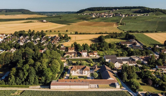 Homerez - House in Moussy, ideal for 7 ppl.