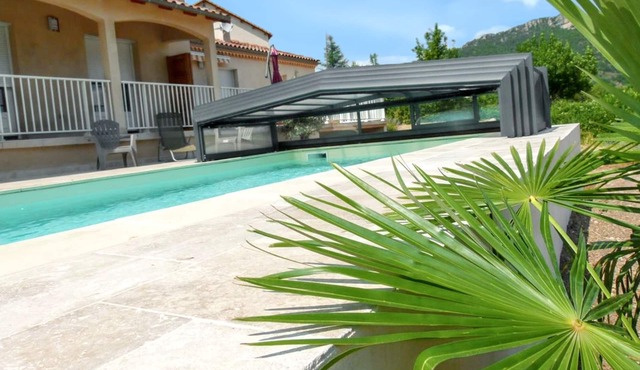 Homerez - House in Nant with pool