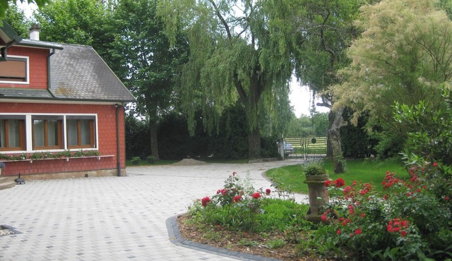 Homerez - House in Sermersheim with Garden