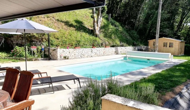 Homerez - House with Pool and Jacuzzi - Carlux