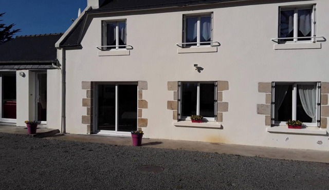 Homerez - Inviting House in Fouesnant with Large Garden