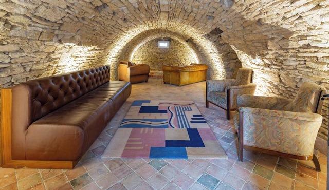 Homerez - Luxurious Villa in Cahors with Private Pool