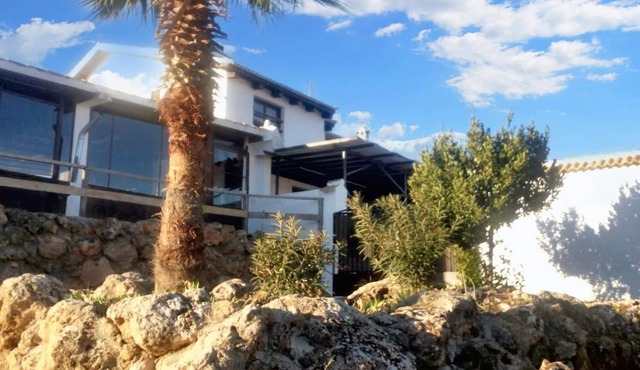 Homerez - Luxurious Villa in Loja with private pool