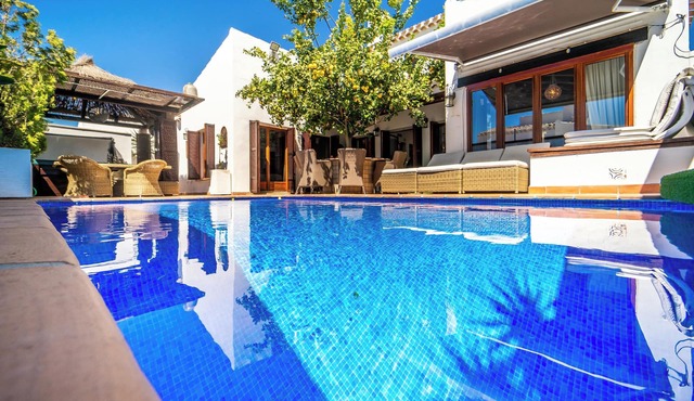 Homerez - Luxury Villa in Murcia with Mountain View