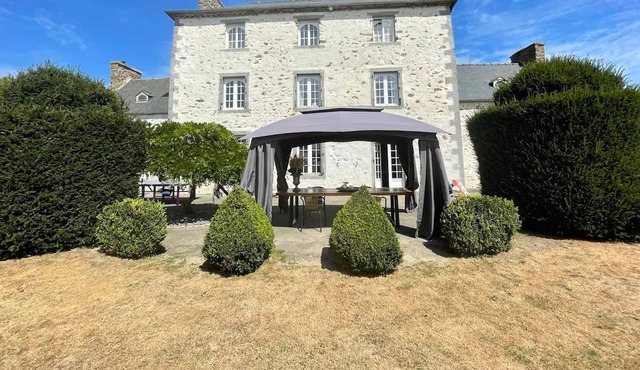 Homerez - Mansion 8 km away from the beach for 9 ppl. at Pleslin-Trigavou