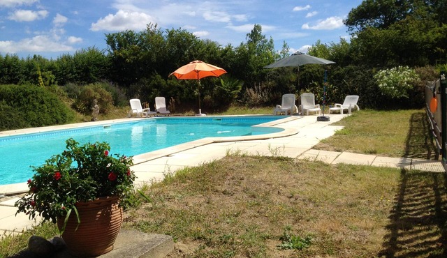 Homerez - Mansion for 10 ppl. with swimming-pool, garden and terrace at Cailhau