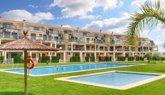 Homerez - Modern Apartment in Castellón, 55m² + Pool