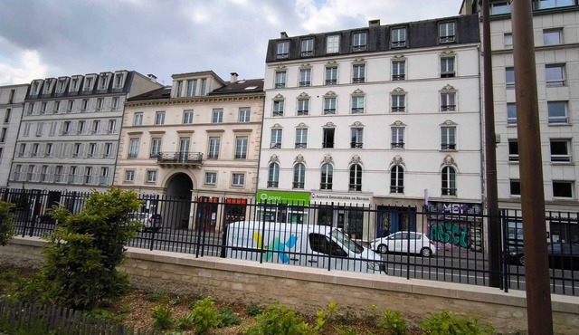 Homerez - Modern Apartment in Sèvres - 43 sqm - Free Parking