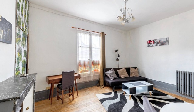 Homerez - Modern Apartment in Sens, 45m² + Parking