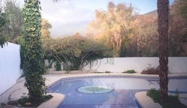 Homerez - Modern villa with pool in La Adrada