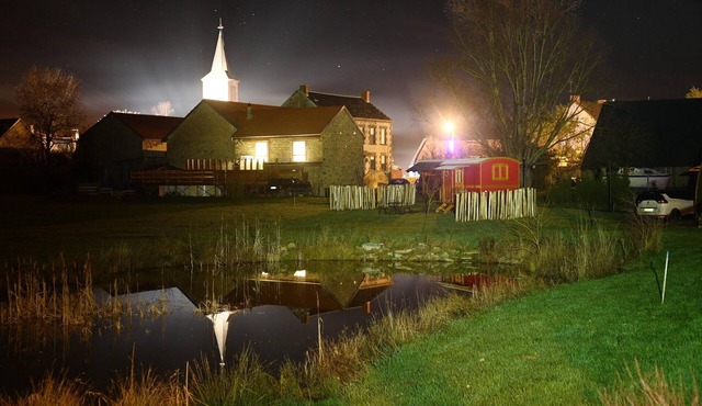 Homerez - Nice bungalow for 4 ppl. with shared pool and garden at Saint-Pardoux