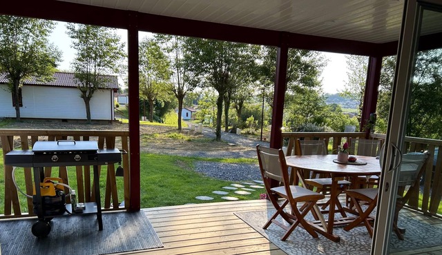 Homerez - Nice chalet for 6 ppl. with shared pool, jacuzzi and spa at Hasparren