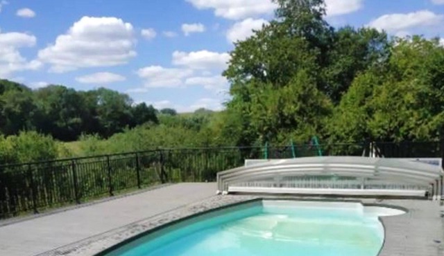 Homerez - Nice chalet for 4 ppl. with shared pool, sauna and jacuzzi at Louâtre