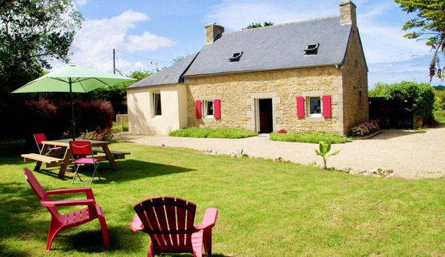 Homerez - Nice house 5 km away from the beach for 8 ppl. at Saint-Pol-de-Léon