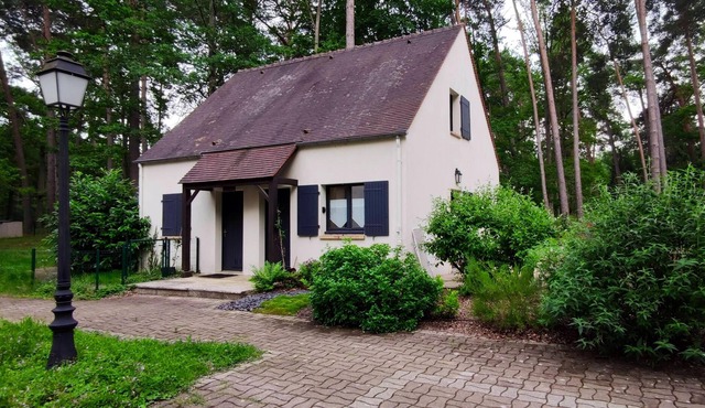 Homerez - Nice house for 3 ppl. with terrace at Arbonne-la-Forêt