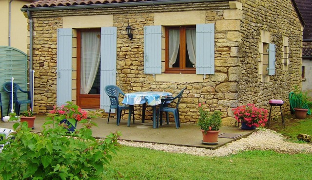 Homerez - Nice house for 2 ppl. with terrace at Prats-de-Carlux