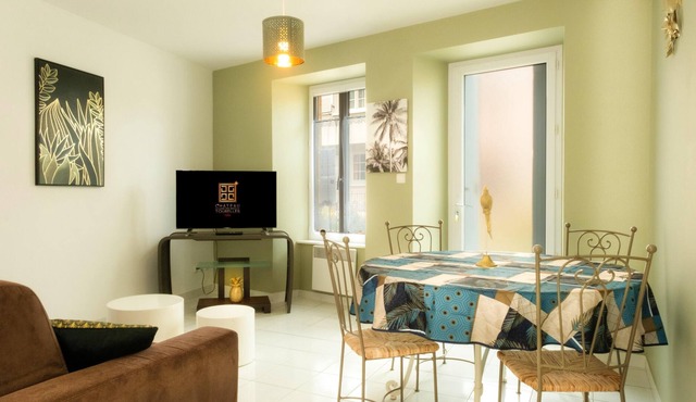 Homerez - Nice house with garden and terrace & Wifi