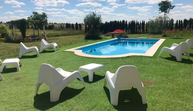 Homerez - Nice house for 6 ppl. with shared pool and garden at Alcaracejos