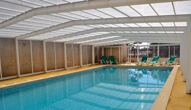 Homerez - Nice house for 6 ppl. with shared pool and terrace at Calvisson