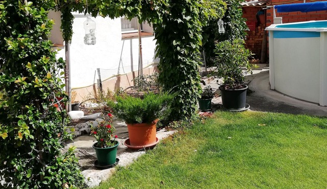 Homerez - Nice house for 7 ppl. with swimming-pool, garden and terrace at Chatún