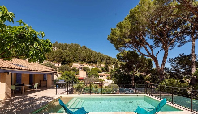 Homerez - Nice house for 8 ppl. with swimming-pool, garden and terrace at Auriol