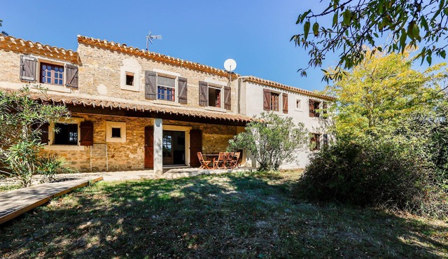 Homerez - Nice house for 7 ppl. with shared pool, garden and terrace at Lagrasse