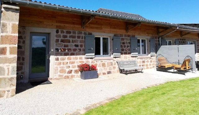 Homerez - Nice house for 6 ppl. with shared pool, garden and terrace at Nauviale