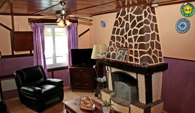 Homerez - Nice house for 4 ppl. with terrace at Longvilliers