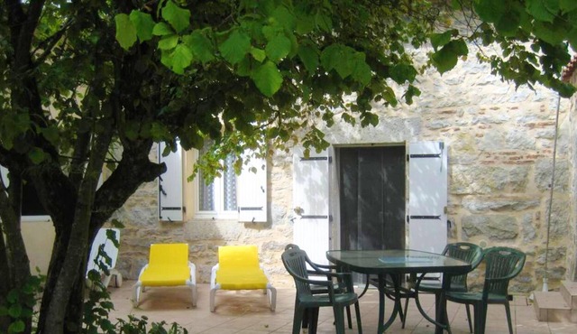 Homerez - Nice house with garden and terrace & Wifi